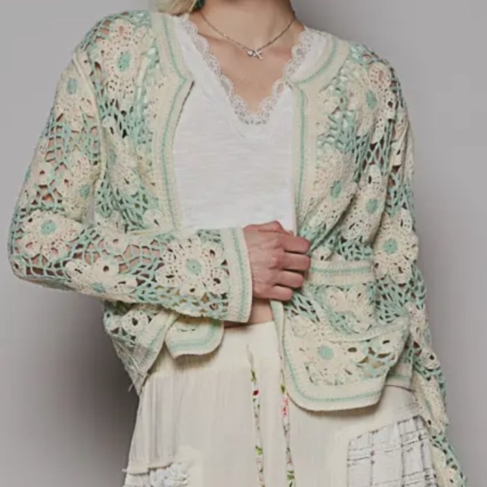 New Restocked POL 25 Collection: Crochet Floral Lace Top in Cream and Mint